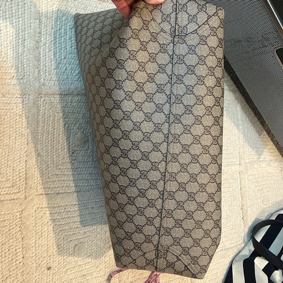 Extra large Gucci gg reversible tote - EUC - Picture 12 of 16